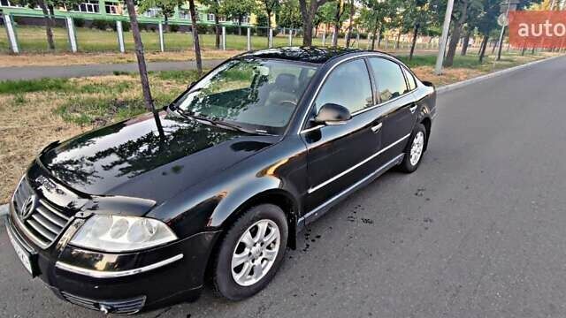 Черный Фольксваген Пассат, объемом двигателя 2.8 л и пробегом 305 тыс. км за 5300 $, фото 1 на Automoto.ua