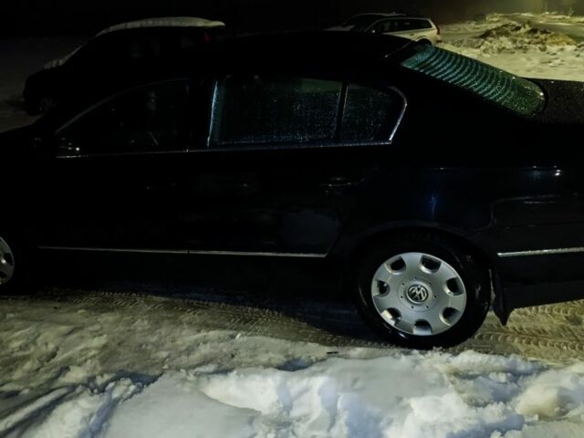 Черный Фольксваген Пассат, объемом двигателя 0 л и пробегом 265 тыс. км за 7000 $, фото 1 на Automoto.ua