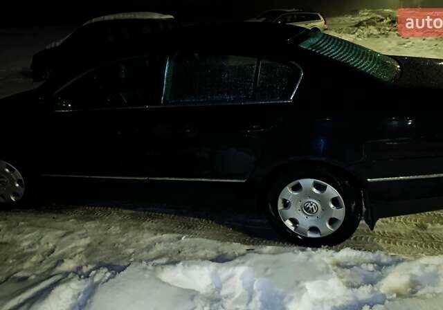Черный Фольксваген Пассат, объемом двигателя 1.9 л и пробегом 266 тыс. км за 6900 $, фото 1 на Automoto.ua