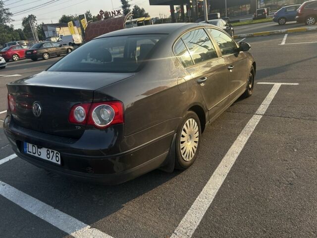 Черный Фольксваген Пассат, объемом двигателя 1.9 л и пробегом 350 тыс. км за 3500 $, фото 1 на Automoto.ua