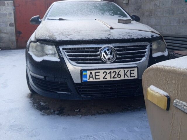 Черный Фольксваген Пассат, объемом двигателя 2 л и пробегом 320 тыс. км за 6999 $, фото 1 на Automoto.ua
