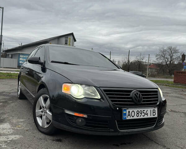 Черный Фольксваген Пассат, объемом двигателя 2 л и пробегом 370 тыс. км за 7000 $, фото 1 на Automoto.ua