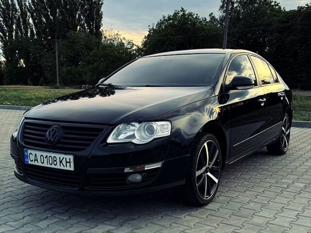Чорний Фольксваген Пассат, об'ємом двигуна 2 л та пробігом 230 тис. км за 5600 $, фото 1 на Automoto.ua