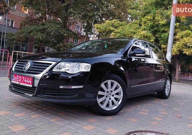 Черный Фольксваген Пассат, объемом двигателя 0 л и пробегом 186 тыс. км за 7777 $, фото 1 на Automoto.ua