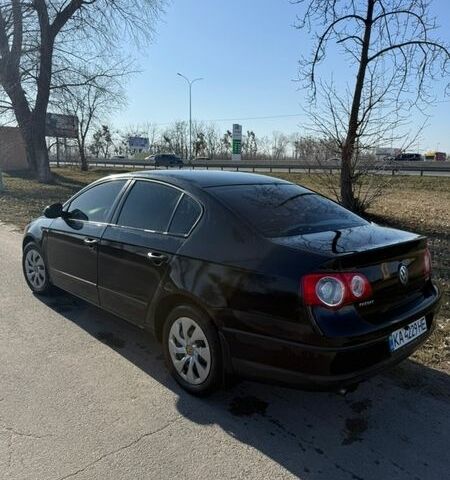 Черный Фольксваген Пассат, объемом двигателя 1.98 л и пробегом 305 тыс. км за 4000 $, фото 1 на Automoto.ua