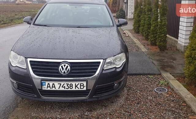 Черный Фольксваген Пассат, объемом двигателя 2 л и пробегом 205 тыс. км за 6600 $, фото 1 на Automoto.ua