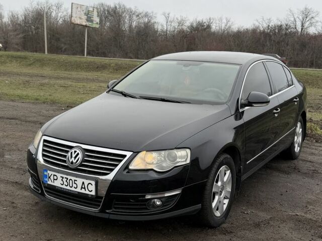 Черный Фольксваген Пассат, объемом двигателя 2 л и пробегом 250 тыс. км за 5550 $, фото 1 на Automoto.ua