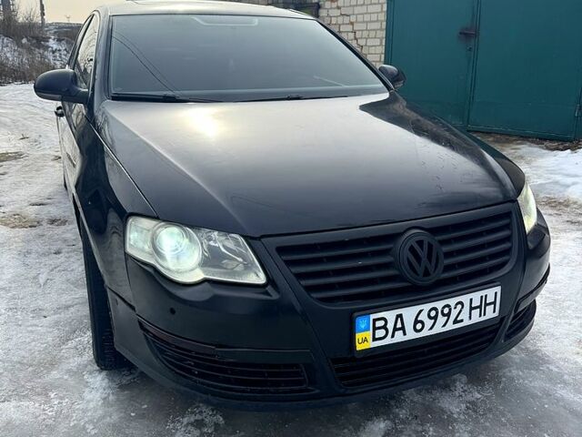 Чорний Фольксваген Пассат, об'ємом двигуна 2 л та пробігом 300 тис. км за 4600 $, фото 1 на Automoto.ua