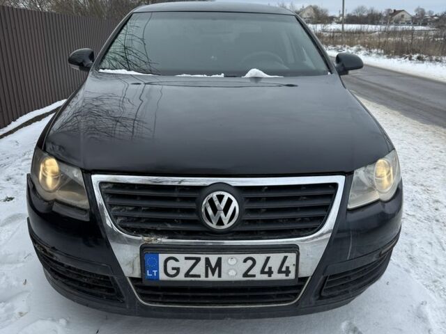 Черный Фольксваген Пассат, объемом двигателя 1.9 л и пробегом 359 тыс. км за 2600 $, фото 1 на Automoto.ua