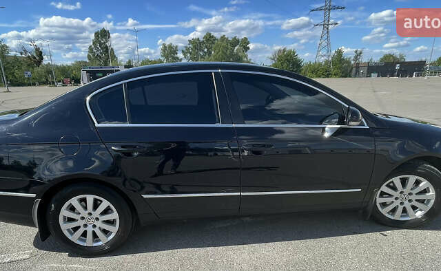 Черный Фольксваген Пассат, объемом двигателя 2 л и пробегом 218 тыс. км за 6500 $, фото 1 на Automoto.ua