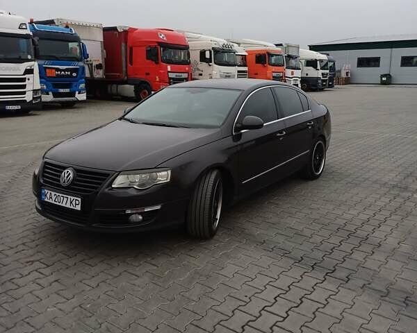 Черный Фольксваген Пассат, объемом двигателя 1.97 л и пробегом 253 тыс. км за 7800 $, фото 1 на Automoto.ua