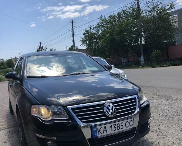 Чорний Фольксваген Пассат, об'ємом двигуна 2 л та пробігом 174 тис. км за 8000 $, фото 1 на Automoto.ua