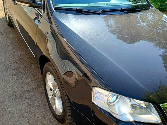 Черный Фольксваген Пассат, объемом двигателя 1.8 л и пробегом 185 тыс. км за 7700 $, фото 1 на Automoto.ua