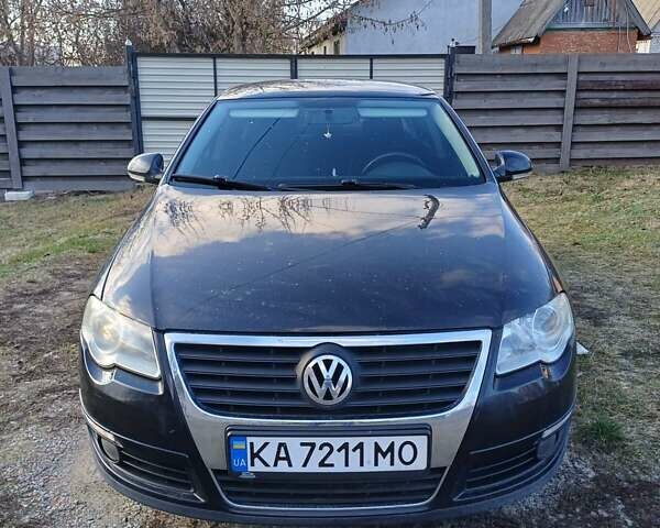 Черный Фольксваген Пассат, объемом двигателя 1.8 л и пробегом 288 тыс. км за 6500 $, фото 1 на Automoto.ua