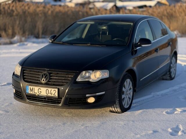 Черный Фольксваген Пассат, объемом двигателя 2 л и пробегом 350 тыс. км за 3350 $, фото 1 на Automoto.ua
