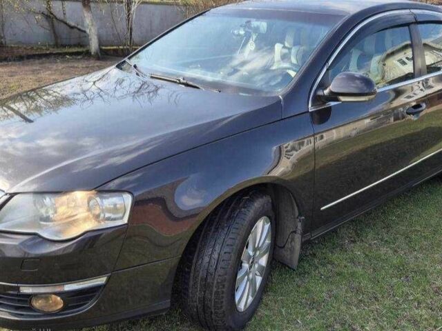 Черный Фольксваген Пассат, объемом двигателя 1.8 л и пробегом 280 тыс. км за 6500 $, фото 1 на Automoto.ua