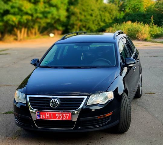 Чорний Фольксваген Пассат, об'ємом двигуна 1.6 л та пробігом 22000 тис. км за 6150 $, фото 1 на Automoto.ua