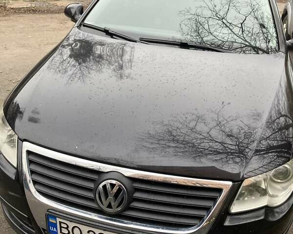 Черный Фольксваген Пассат, объемом двигателя 1.97 л и пробегом 315 тыс. км за 6999 $, фото 1 на Automoto.ua