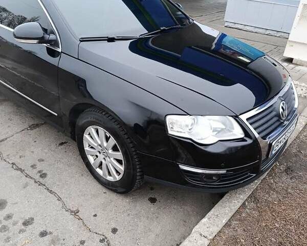 Черный Фольксваген Пассат, объемом двигателя 1.97 л и пробегом 257 тыс. км за 7000 $, фото 1 на Automoto.ua