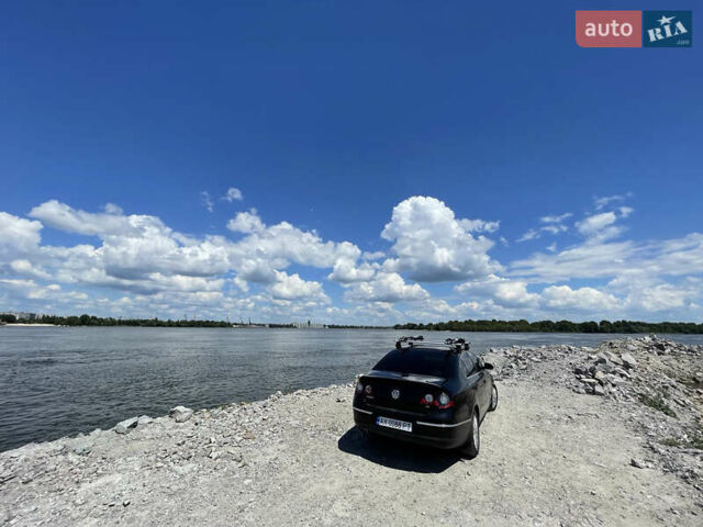 Черный Фольксваген Пассат, объемом двигателя 1.8 л и пробегом 150 тыс. км за 9000 $, фото 1 на Automoto.ua