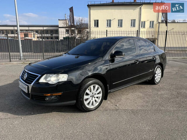 Черный Фольксваген Пассат, объемом двигателя 1.8 л и пробегом 247 тыс. км за 5600 $, фото 1 на Automoto.ua