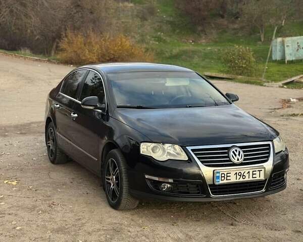 Черный Фольксваген Пассат, объемом двигателя 1.8 л и пробегом 267 тыс. км за 7000 $, фото 1 на Automoto.ua