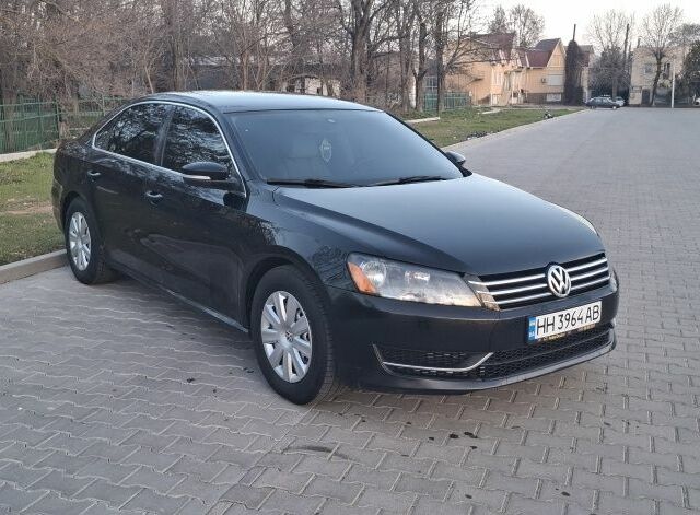 Черный Фольксваген Пассат, объемом двигателя 2.5 л и пробегом 202 тыс. км за 7700 $, фото 1 на Automoto.ua