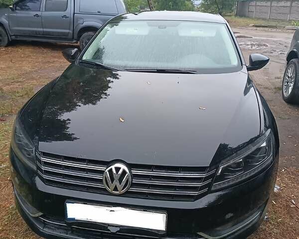 Черный Фольксваген Пассат, объемом двигателя 2.5 л и пробегом 208 тыс. км за 9500 $, фото 1 на Automoto.ua