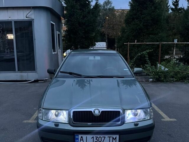 Чорний Фольксваген Пассат, об'ємом двигуна 1.8 л та пробігом 111 тис. км за 10600 $, фото 1 на Automoto.ua