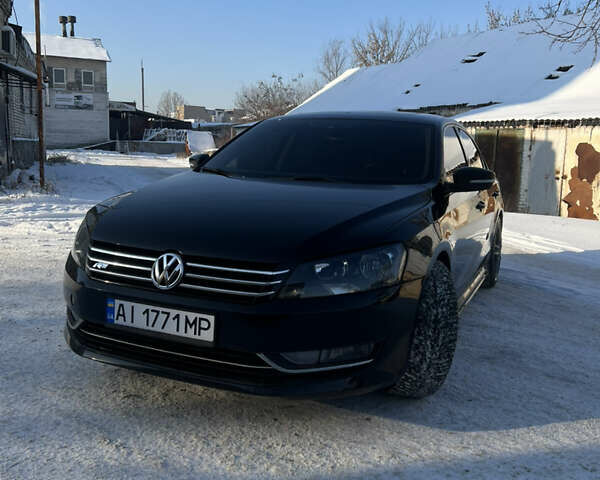 Черный Фольксваген Пассат, объемом двигателя 2.5 л и пробегом 195 тыс. км за 12800 $, фото 1 на Automoto.ua