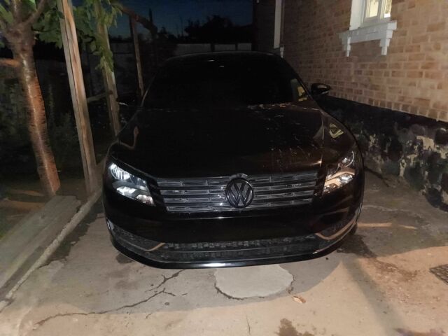 Черный Фольксваген Пассат, объемом двигателя 2.5 л и пробегом 229 тыс. км за 10350 $, фото 1 на Automoto.ua