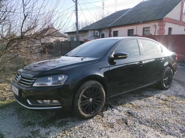 Черный Фольксваген Пассат, объемом двигателя 1.8 л и пробегом 210 тыс. км за 9500 $, фото 1 на Automoto.ua