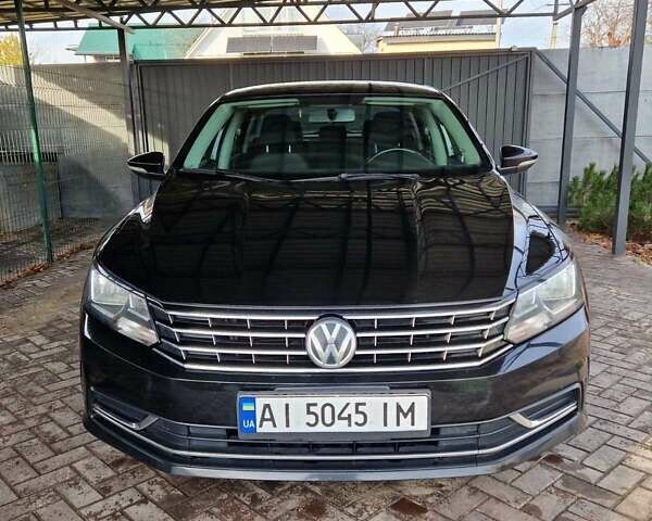 Черный Фольксваген Пассат, объемом двигателя 1.8 л и пробегом 215 тыс. км за 11800 $, фото 1 на Automoto.ua