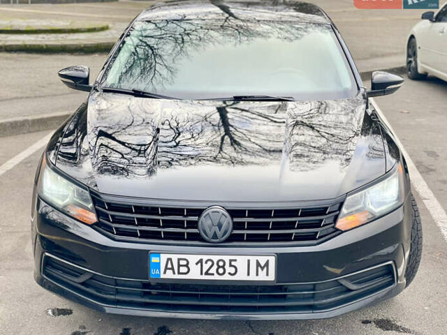 Черный Фольксваген Пассат, объемом двигателя 1.8 л и пробегом 242 тыс. км за 10300 $, фото 1 на Automoto.ua