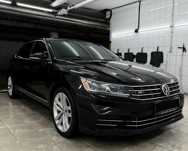 Черный Фольксваген Пассат, объемом двигателя 1.8 л и пробегом 149 тыс. км за 14500 $, фото 1 на Automoto.ua