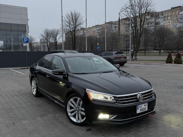 Черный Фольксваген Пассат, объемом двигателя 1.8 л и пробегом 145 тыс. км за 14800 $, фото 1 на Automoto.ua