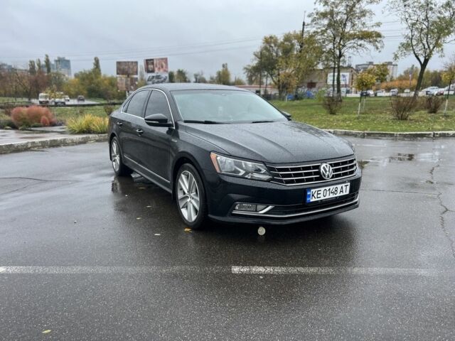 Черный Фольксваген Пассат, объемом двигателя 1.8 л и пробегом 54 тыс. км за 13499 $, фото 1 на Automoto.ua