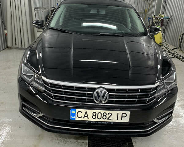 Черный Фольксваген Пассат, объемом двигателя 1.8 л и пробегом 195 тыс. км за 11000 $, фото 1 на Automoto.ua