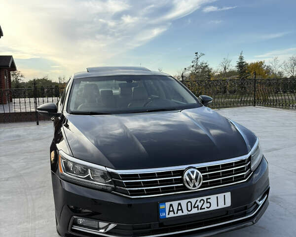 Черный Фольксваген Пассат, объемом двигателя 1.8 л и пробегом 168 тыс. км за 15500 $, фото 1 на Automoto.ua