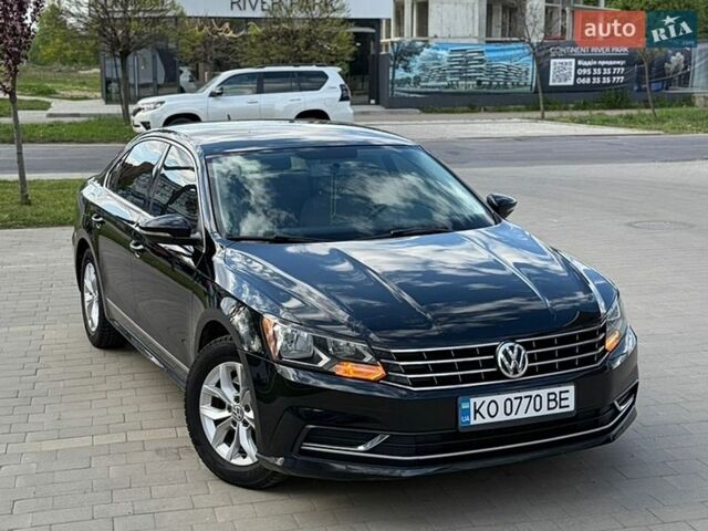 Черный Фольксваген Пассат, объемом двигателя 1.8 л и пробегом 172 тыс. км за 9800 $, фото 1 на Automoto.ua