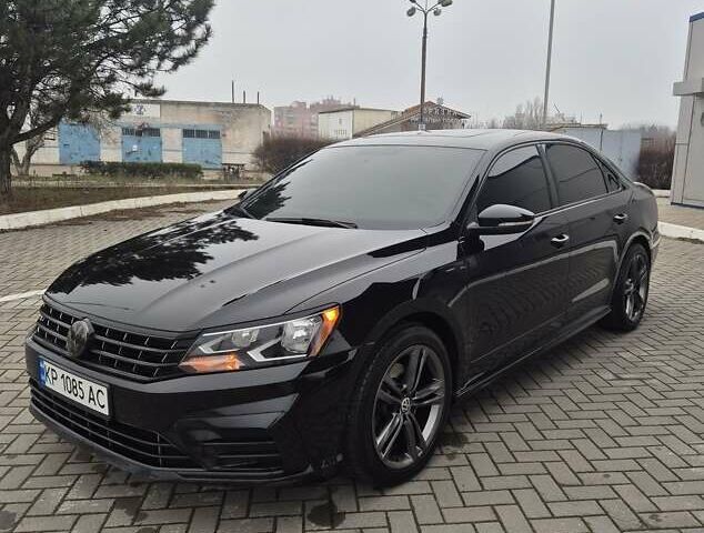 Чорний Фольксваген Пассат, об'ємом двигуна 1.8 л та пробігом 178 тис. км за 11900 $, фото 1 на Automoto.ua