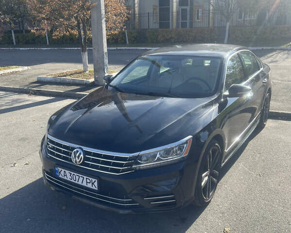 Черный Фольксваген Пассат, объемом двигателя 1.8 л и пробегом 100 тыс. км за 13999 $, фото 1 на Automoto.ua