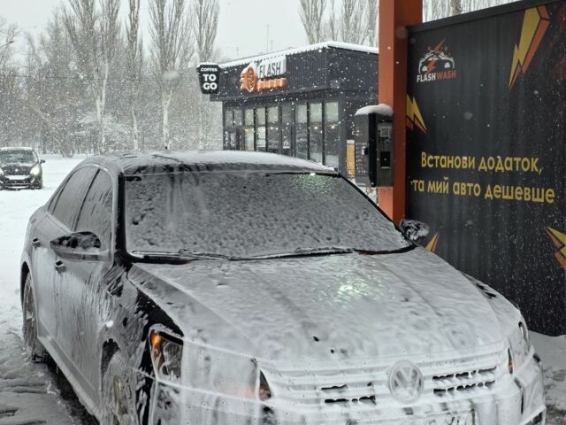 Черный Фольксваген Пассат, объемом двигателя 1.8 л и пробегом 213 тыс. км за 10999 $, фото 1 на Automoto.ua