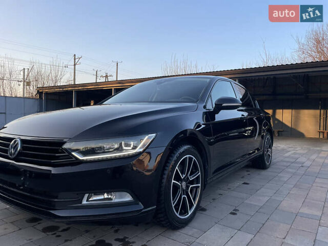 Черный Фольксваген Пассат, объемом двигателя 1.97 л и пробегом 212 тыс. км за 20000 $, фото 1 на Automoto.ua