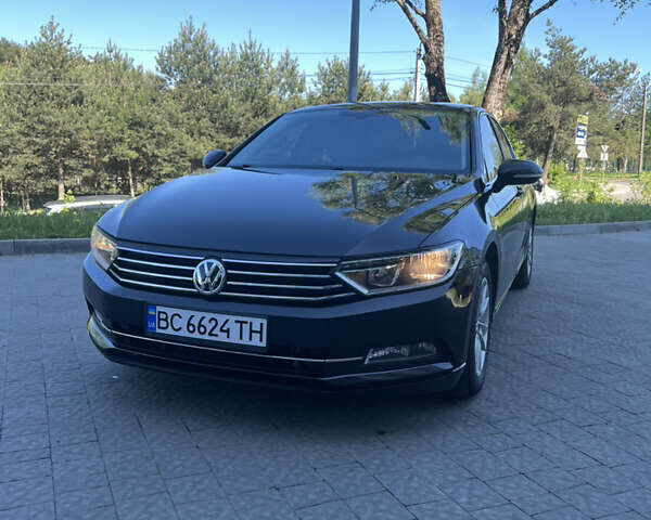Черный Фольксваген Пассат, объемом двигателя 1.6 л и пробегом 222 тыс. км за 16000 $, фото 1 на Automoto.ua