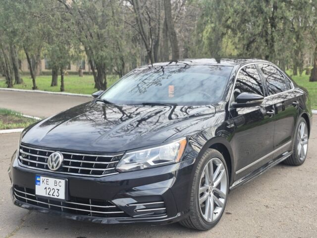 Черный Фольксваген Пассат, объемом двигателя 1.8 л и пробегом 197 тыс. км за 13500 $, фото 1 на Automoto.ua