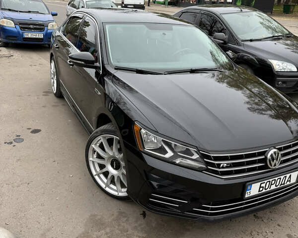 Черный Фольксваген Пассат, объемом двигателя 1.8 л и пробегом 150 тыс. км за 16500 $, фото 1 на Automoto.ua