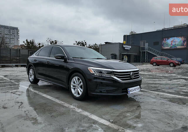 Чорний Фольксваген Пассат, об'ємом двигуна 2 л та пробігом 152 тис. км за 17990 $, фото 1 на Automoto.ua