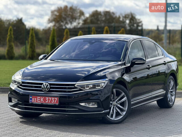 Черный Фольксваген Пассат, объемом двигателя 2 л и пробегом 98 тыс. км за 37700 $, фото 1 на Automoto.ua