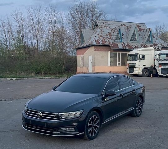 Чорний Фольксваген Пассат, об'ємом двигуна 1.97 л та пробігом 175 тис. км за 23500 $, фото 1 на Automoto.ua